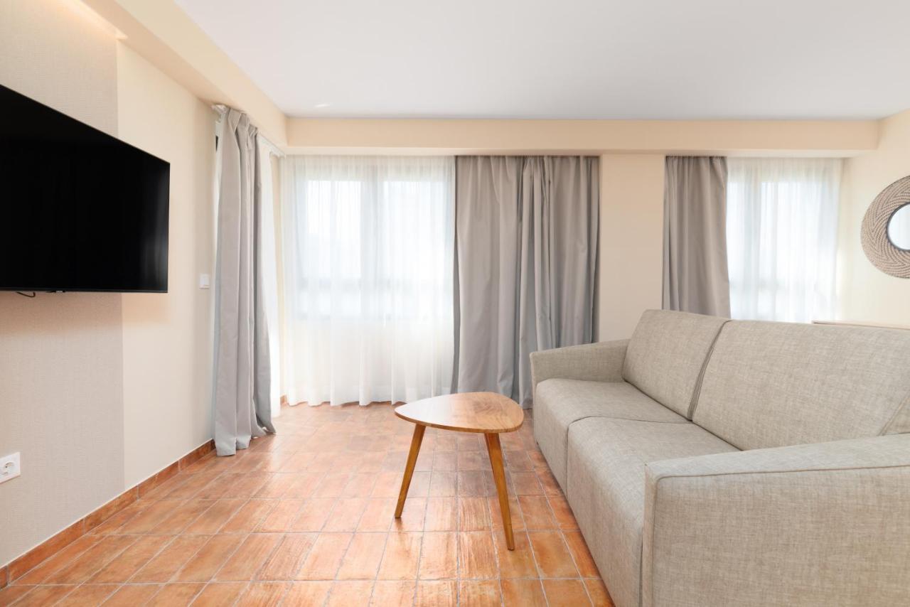 Apartamentos Las Ciencias H Валенсия Екстериор снимка