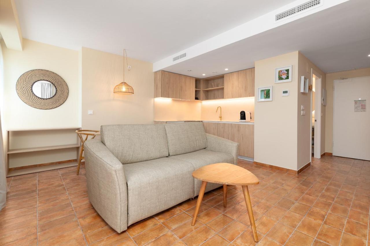 Apartamentos Las Ciencias H Валенсия Екстериор снимка