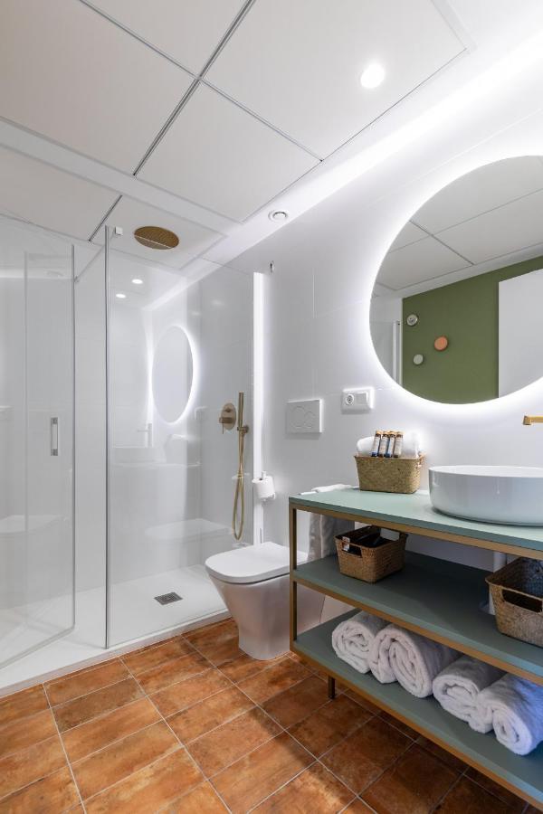 Apartamentos Las Ciencias H Валенсия Екстериор снимка