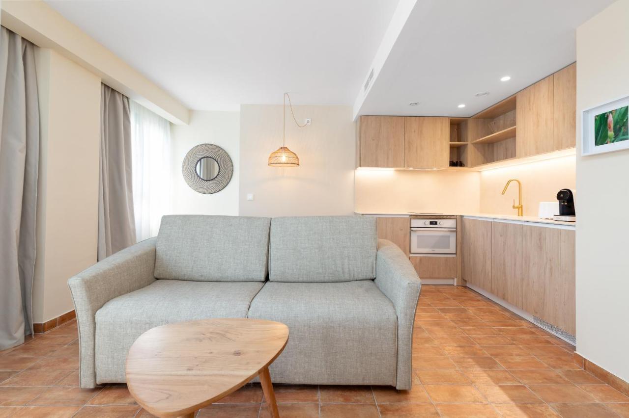 Apartamentos Las Ciencias H Валенсия Екстериор снимка