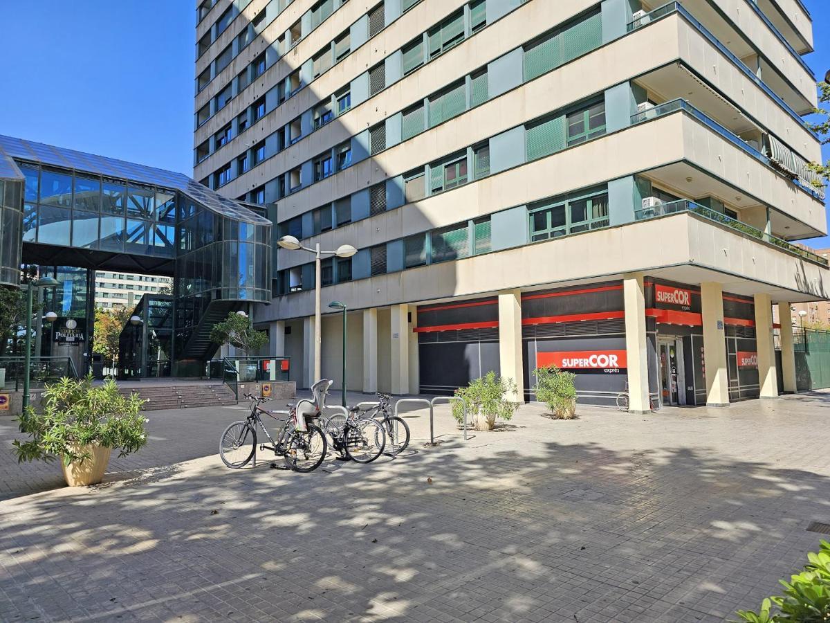 Apartamentos Las Ciencias H Валенсия Екстериор снимка